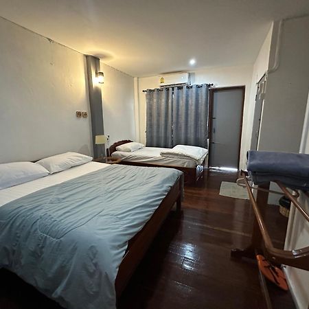 Thadan Guest House Ban Houayxay Exteriör bild