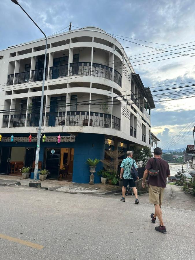 Thadan Guest House Ban Houayxay Exteriör bild