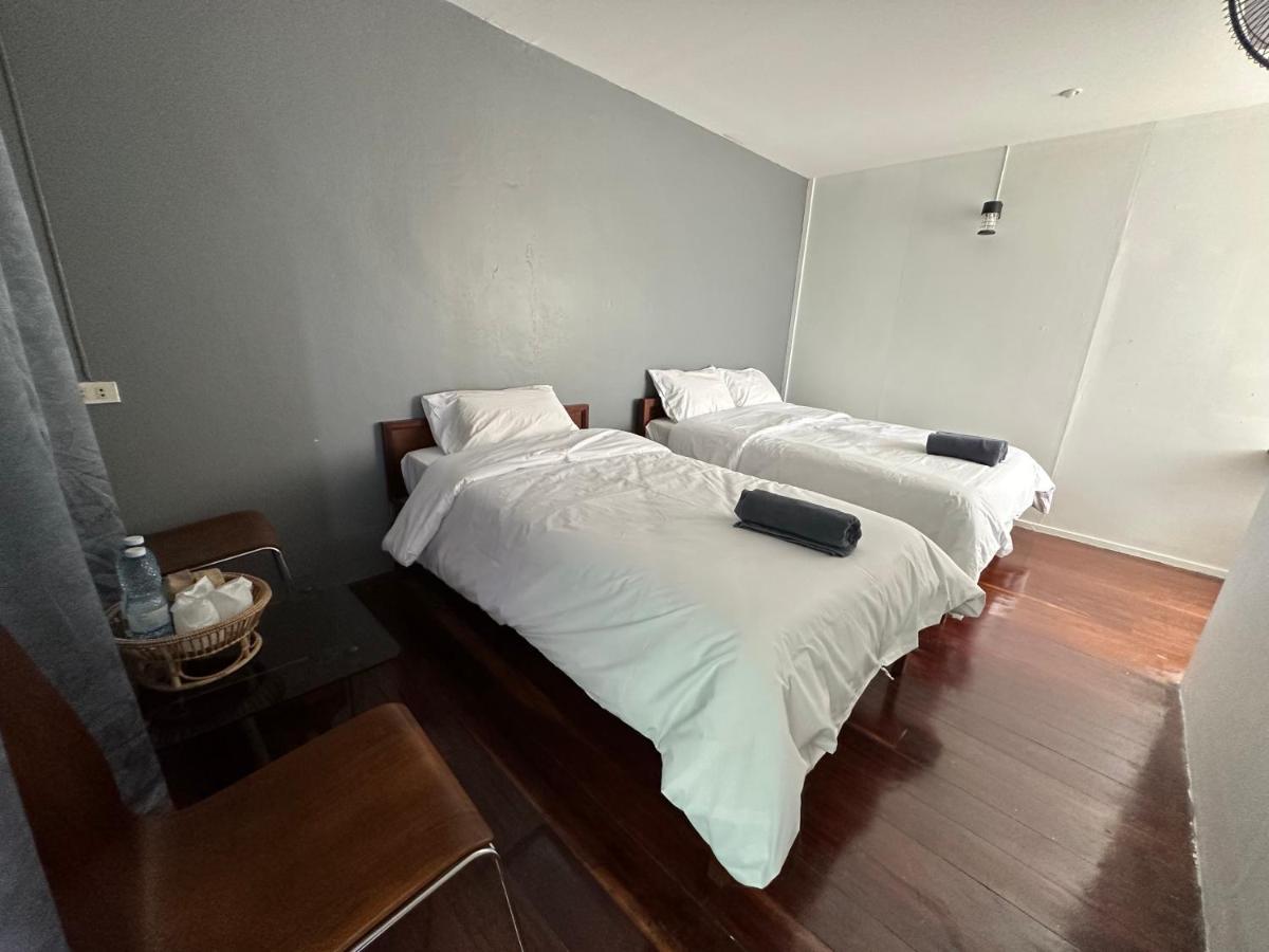 Thadan Guest House Ban Houayxay Exteriör bild